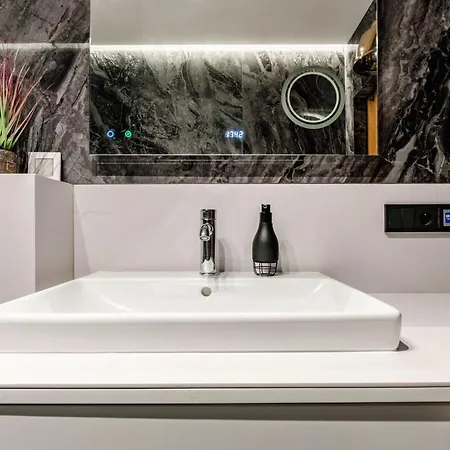 Skyview - Niepowtarzalny Widok I Basen